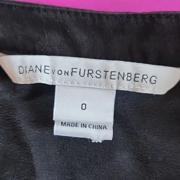 Diane Von Furstenberg Silk Blouse Size 0 Quiet Luxury - Picture 5 of 10